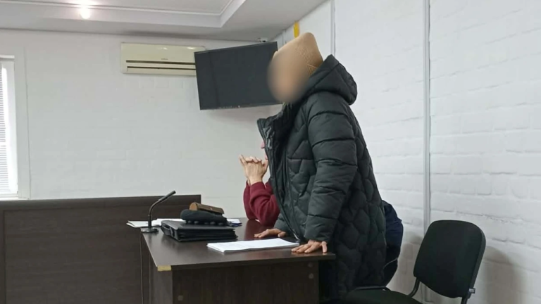 Херсонку заарештували за підозрою у розголошенні позицій ЗСУ