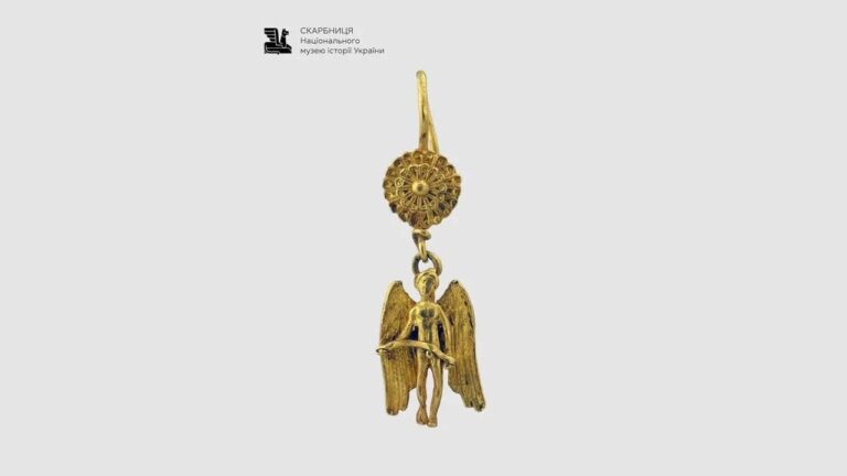 У скіфському кургані на Запоріжжі знайшли золоту сережку із зображенням Ерота