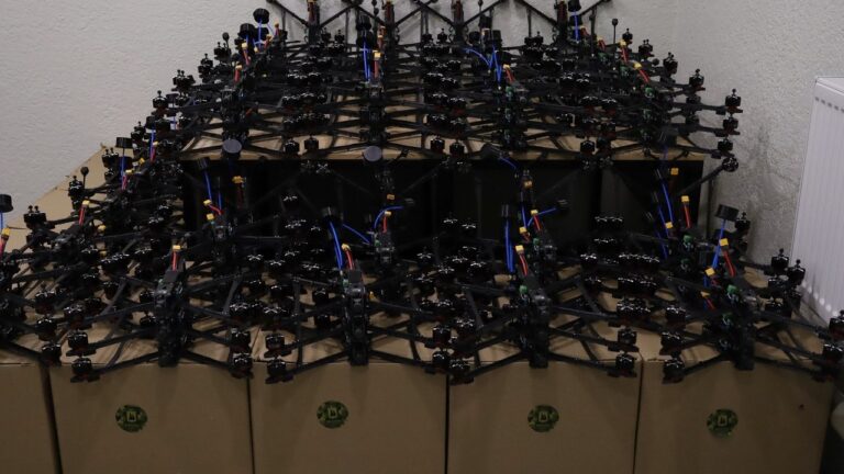 Миколаїв передав військовим нову партію оптоволоконних дронів