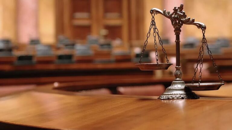 Суддя з Херсона задекларувала Tesla при мінімальних доходах