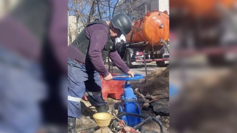 Херсонський водоканал за шість днів усунув 9 витоків і 17 засмічень