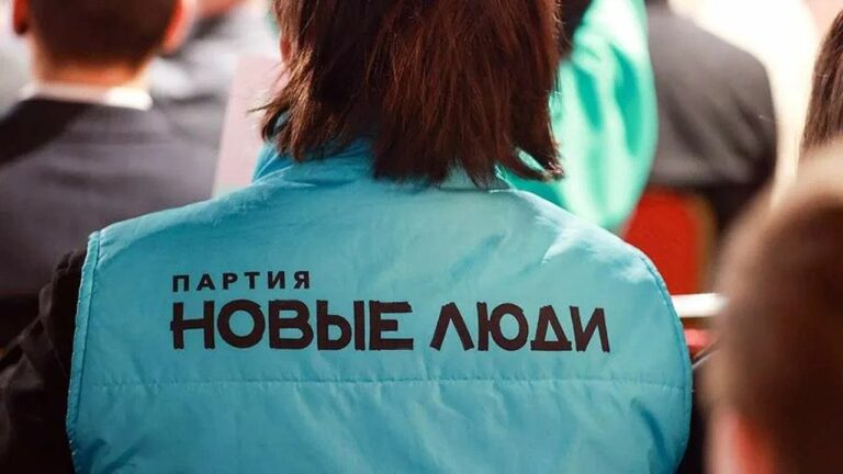 У Генічеську представники партії “Нові люди” шукають кандидатів серед колаборантів