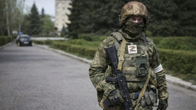 Поліція розслідує розстріл цивільного авто біля Олешок у 2022 році