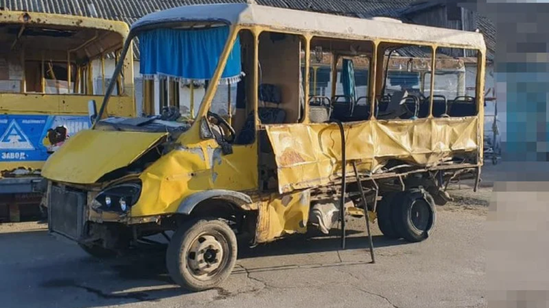 Херсонська маршрутка самостійно евакуювалась після атаки дрона
