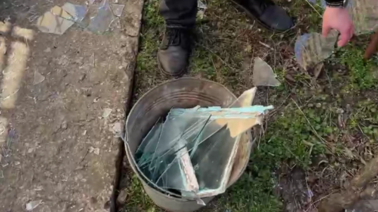 Росіяни вдарили по Корабельному району Херсона та пошкодили будинки