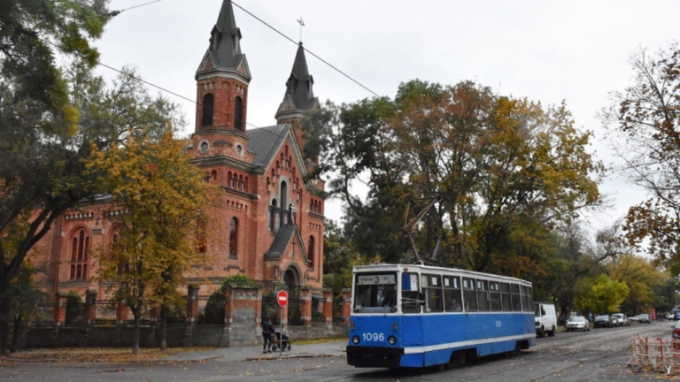 У Миколаєві відновлено рух трамваїв після завершення аварійних робіт