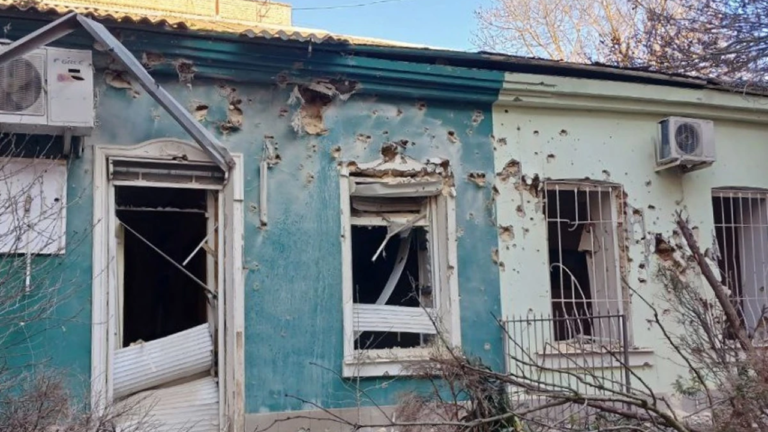 На Херсонщині через російські обстріли загинула людина та постраждали 17 людей