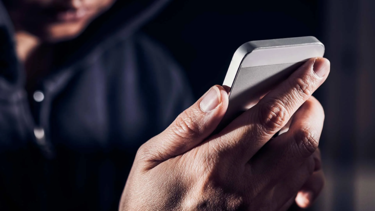 Російські спецслужби залучили підлітків з Херсона до диверсій у Європі