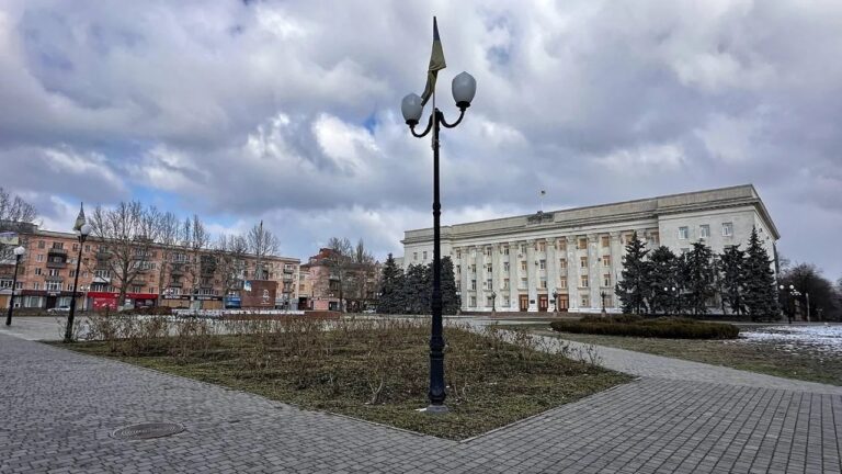 Керівники Херсонської ОДА отримали понад 2 млн грн зарплати у березні