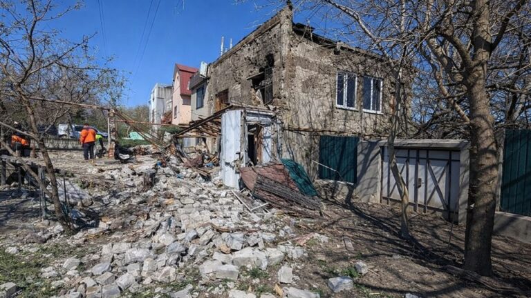 Масована атака на Одесу залишила без світла тисячі родин