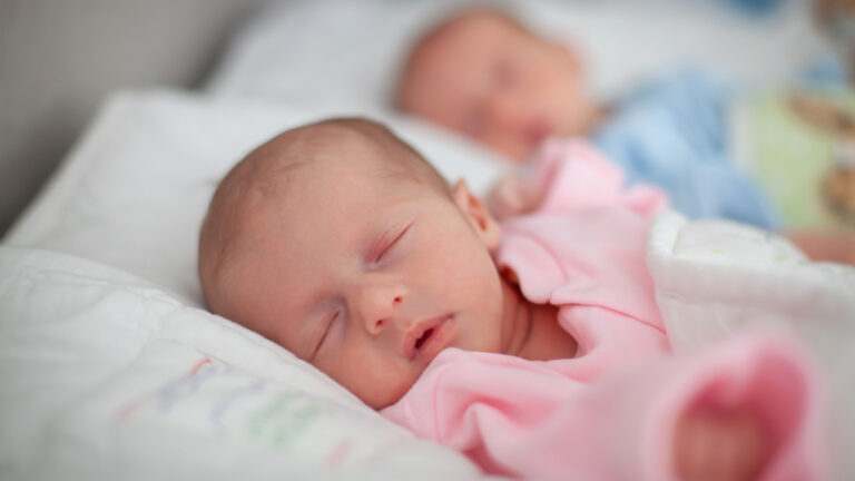 Народжуваність у Миколаєві майже вдвічі нижча за смертність від початку року