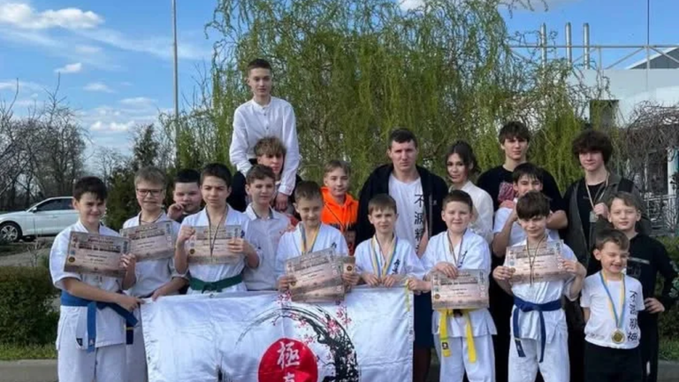 Херсонські каратисти здобули 14 медалей на турнірі в Миколаєві
