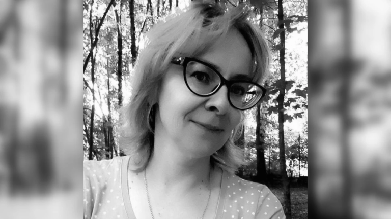 У Херсоні під час обстрілу зупинки загинула працівниця інсультного центру