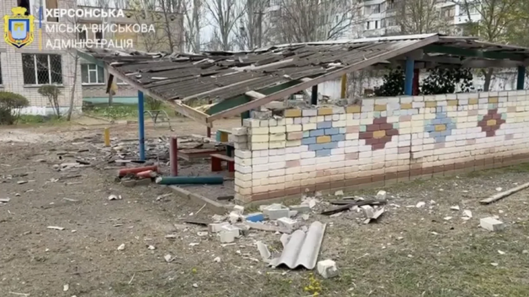 Російські війська обстріляли дитсадок у Херсоні