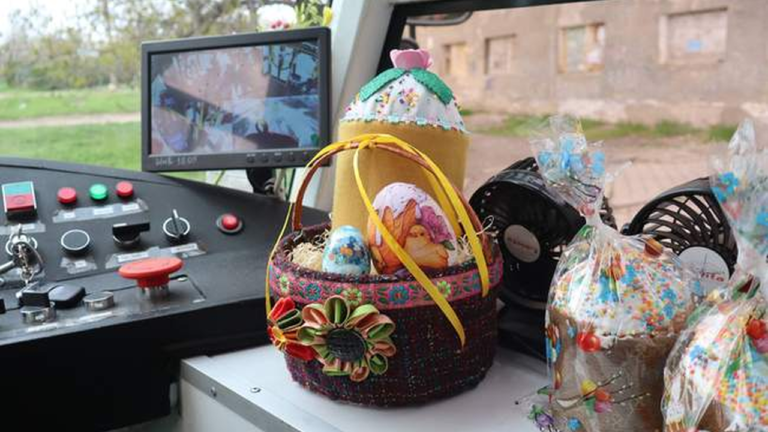 У Миколаєві запустили святковий “Пасхальний трамвай”