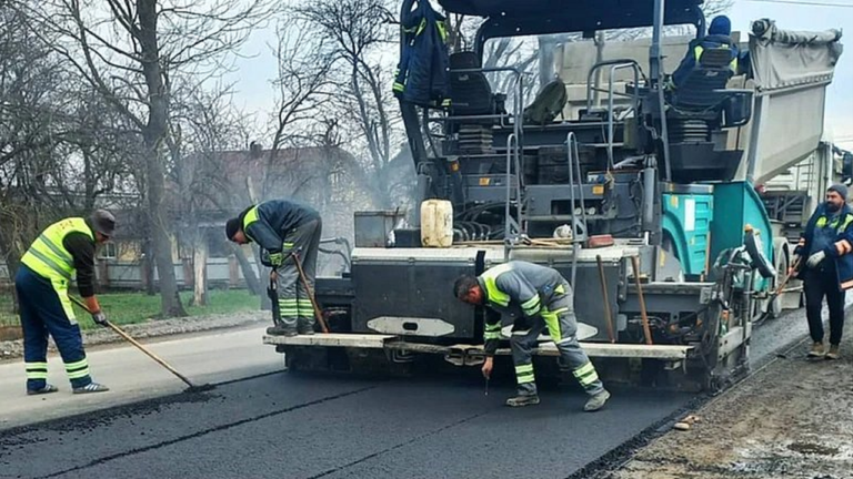 Миколаївщина серед лідерів з ремонту доріг в Україні