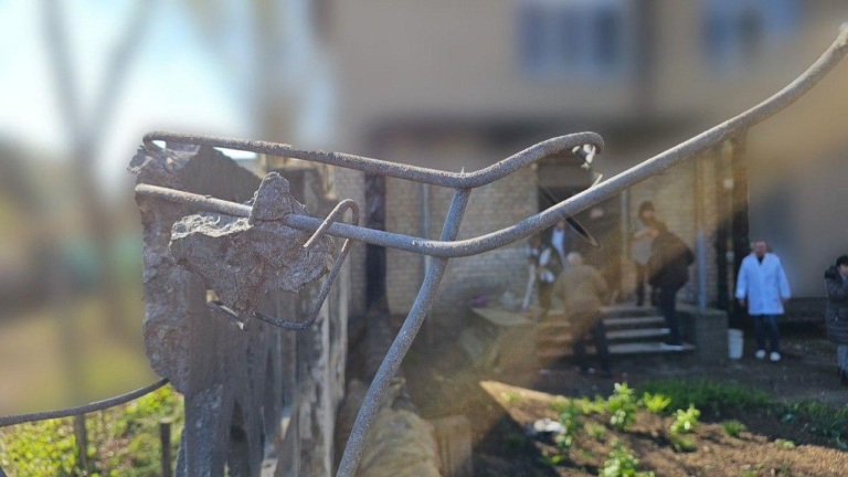 Російський дрон атакував лікарню в Херсоні: поранено чотирьох медиків