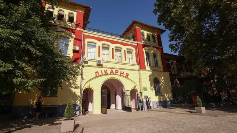 Одеська лікарня обрала підрядника для ремонту даху за 28 млн грн