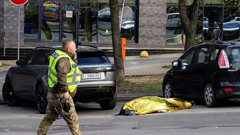 Поліцейських, які втекли під час теракту в Києві, розслідують