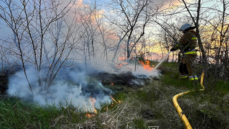 У Миколаївській області за добу ліквідували чотири пожежі