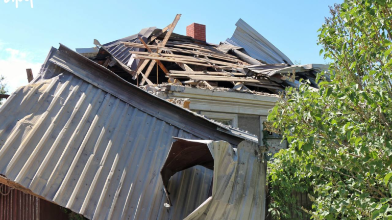 Обстріл Херсона забрав життя двох жінок у Корабельному районі