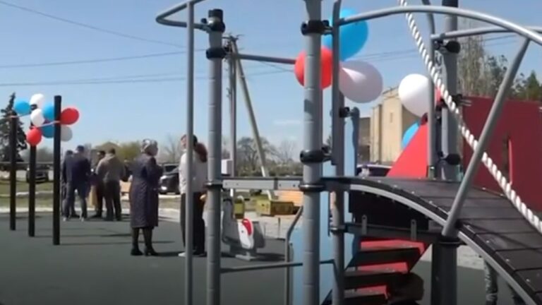 В окупованій Олександрівці заявили про відкриття спортмайданчика для дітей
