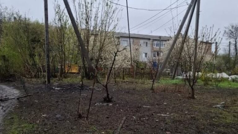 У Вільнянську після удару пошкоджені будинки та мережі