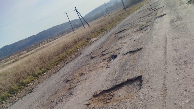 Жителі Миколаївщини скаржаться на критичний стан доріг