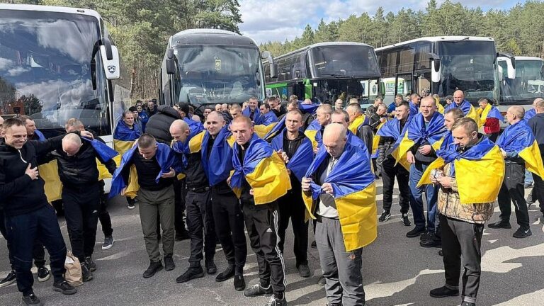 Вісім жителів Миколаївщини звільнили з полону