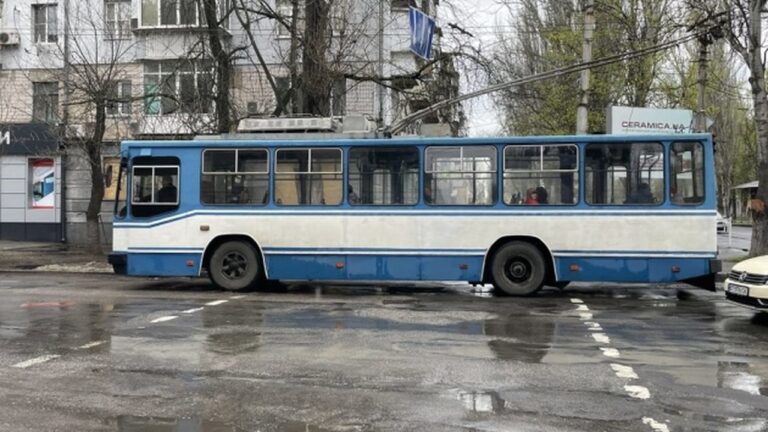 У Херсоні тимчасово зупинили тролейбуси на трьох маршрутах