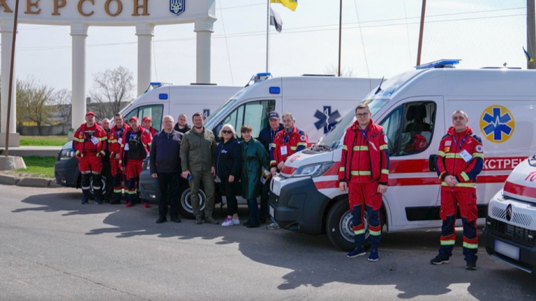 Шість нових швидких поповнили медичний автопарк Херсонщини