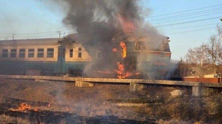 Укрзалізниця повідомила про пошкодження пасажирського потяга на Миколаївщині