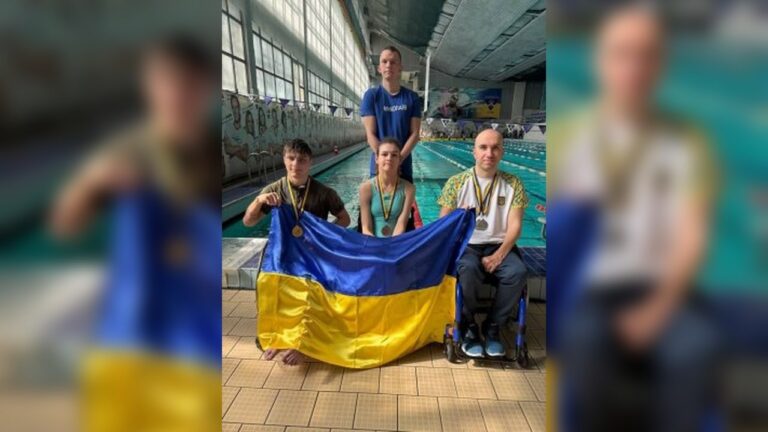 Миколаївські спортсмени здобули 18 медалей на чемпіонаті України з параплавання
