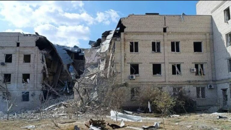 Росіяни обстріляли лікарню у Білозерці: постраждав працівник медзакладу