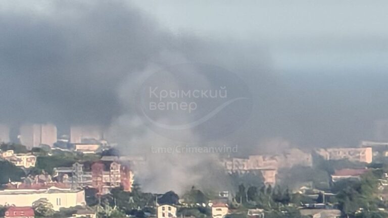 У Криму повідомляють про вибухи та приліт у штаб Чорноморського флоту РФ