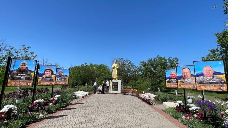 У Роздільнянському районі Одещини відкрили меморіал загиблим захисникам