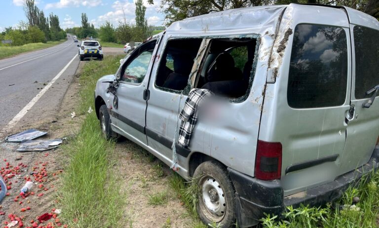 На трасі Одеса – Рені обгін закінчився ДТП: постраждали двоє дітей