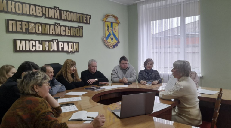 У Первомайської міськради звинуватили екс-посадовців у багаторічному доведенні підприємств до банкрутства