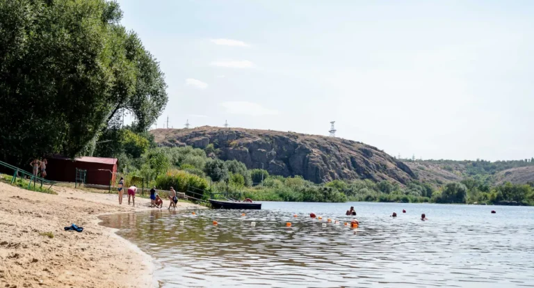 У Миколаєві запропонували відкрити безпечні зони на пляжах всупереч офіційній забороні