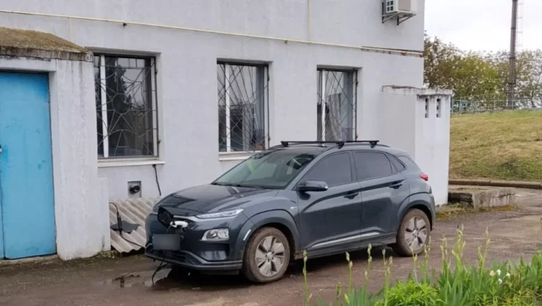 У Миколаєві на водоканалі припинили незаконну зарядку приватних автомобілів