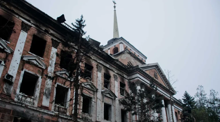 Миколаїв звернувся до Києва з вимогою врятувати будівлю Адміралтейства від руйнування