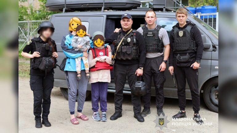 Із Білозерки на Херсонщині евакуювали останню родину з дітьми