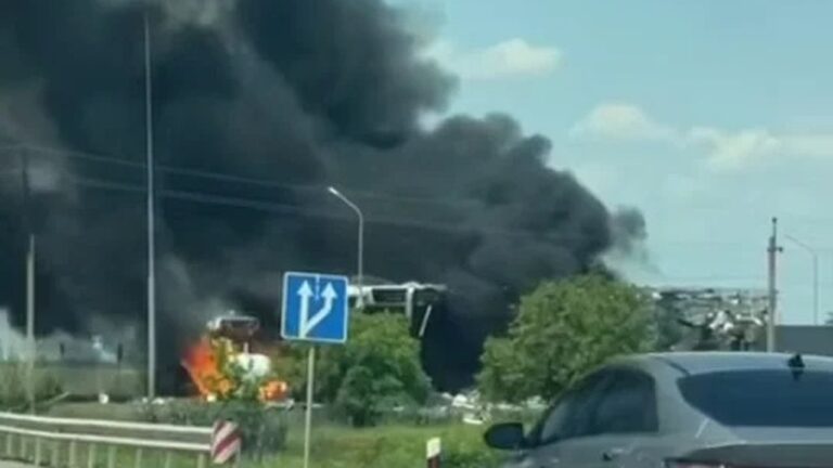 Росіяни вдарили “шахедом” по АЗС на Херсонщині: є постраждалі