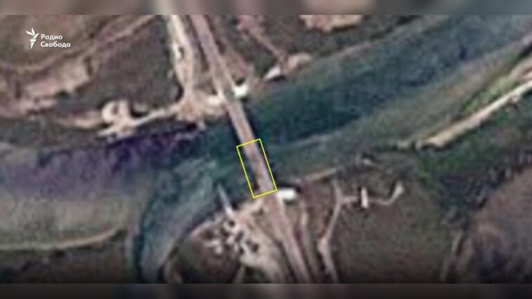 З’явились супутникові знімки пошкодженого мосту на Арабатській стрілці