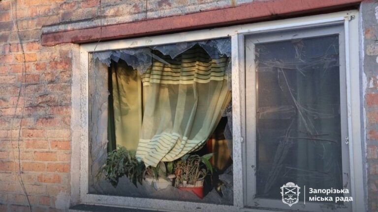 Російська атака пошкодила вісім приватних будинків у Запоріжжі