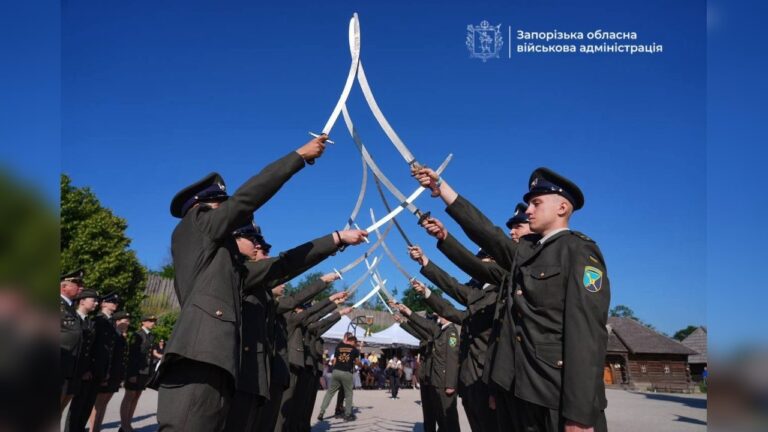 На Хортиці привітали випускників запорізького ліцею “Захисник”