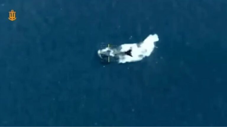 ВМС України показали знищення трьох російських морських катерів-дронів
