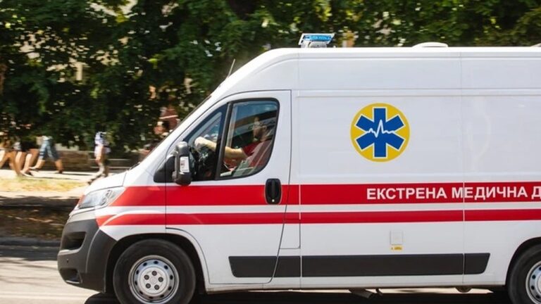 Російський дрон атакував лікарню у Херсоні: постраждали п’ятеро працівників