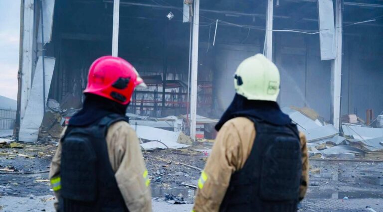 Ворог завдав удару по складу АТБ в Одеській області: поранено двох чоловіків