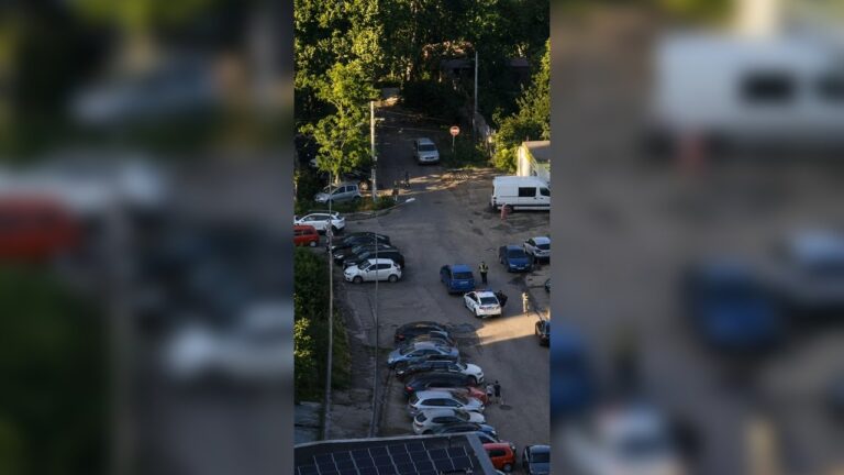В Одесі чоловік заблокував авто поліції та ТЦК під час переслідування